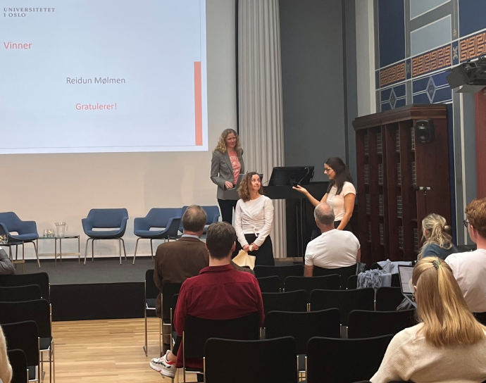 Bildet kan inneholde: stol, offentlig tale, presentasjon, begivenhet, teknologi.