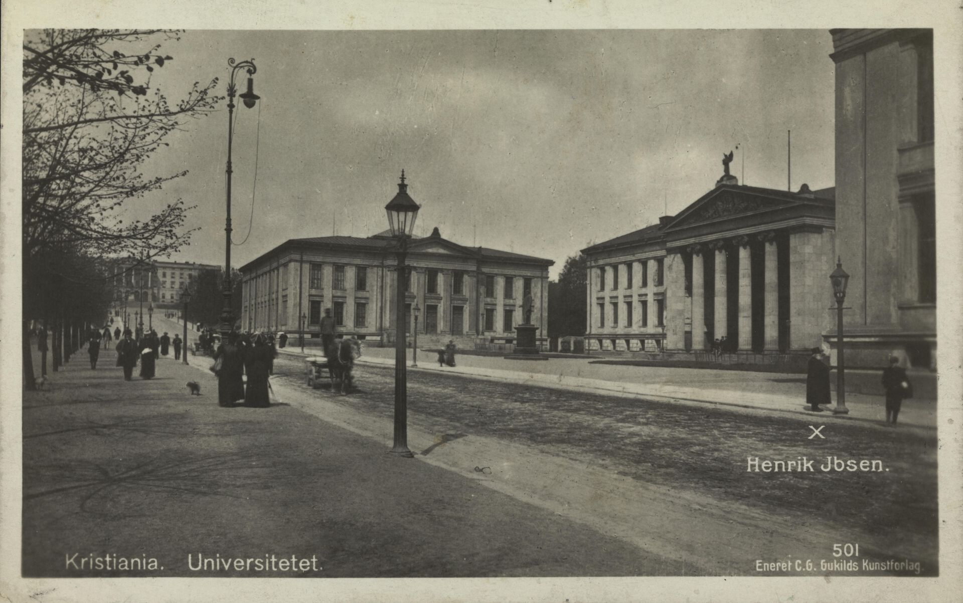Bildet kan inneholde: søyle, klassisk arkitektur, tinghus, slott, bytorget.