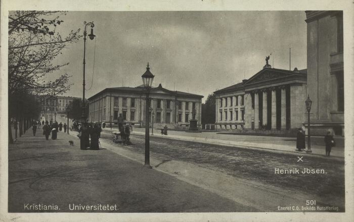 Bildet kan inneholde: søyle, klassisk arkitektur, tinghus, slott, bytorget.