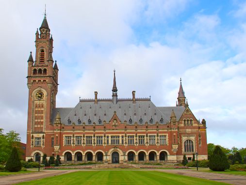 Bildet kan inneholde: landemerke, bygning, arkitektur, borg, staselig hjemme.