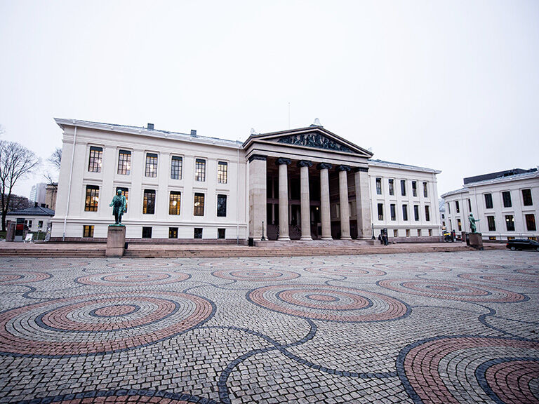 Domus Media, midtbygningen på Universitetsplassen.