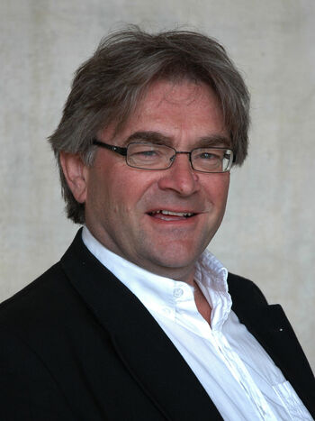 briller ,panne ,briller ,smil ,hake.