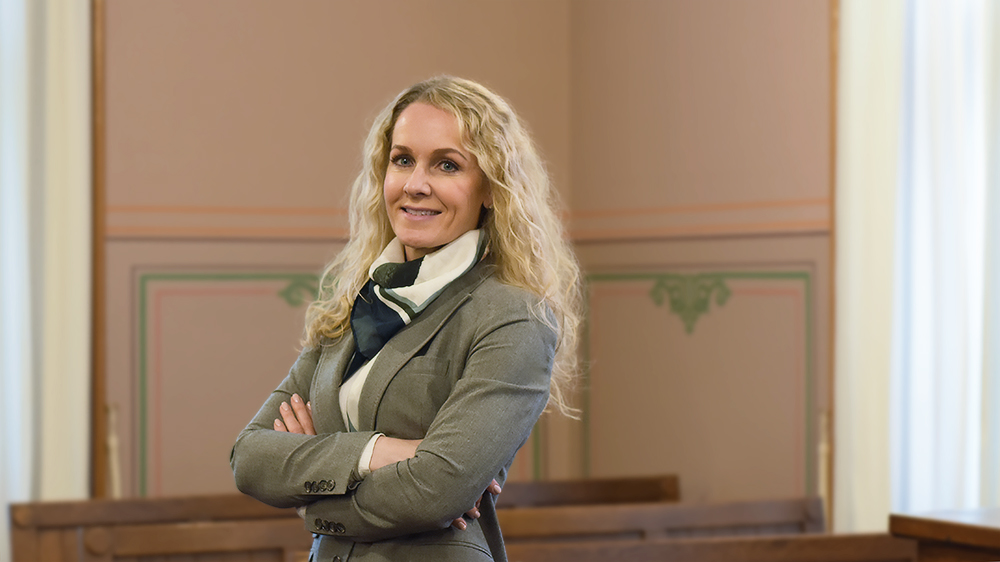 Faglærer og professor Marianne Jenum Hotvedt, portrett fra lokalene ved Det juridiske fakultet
